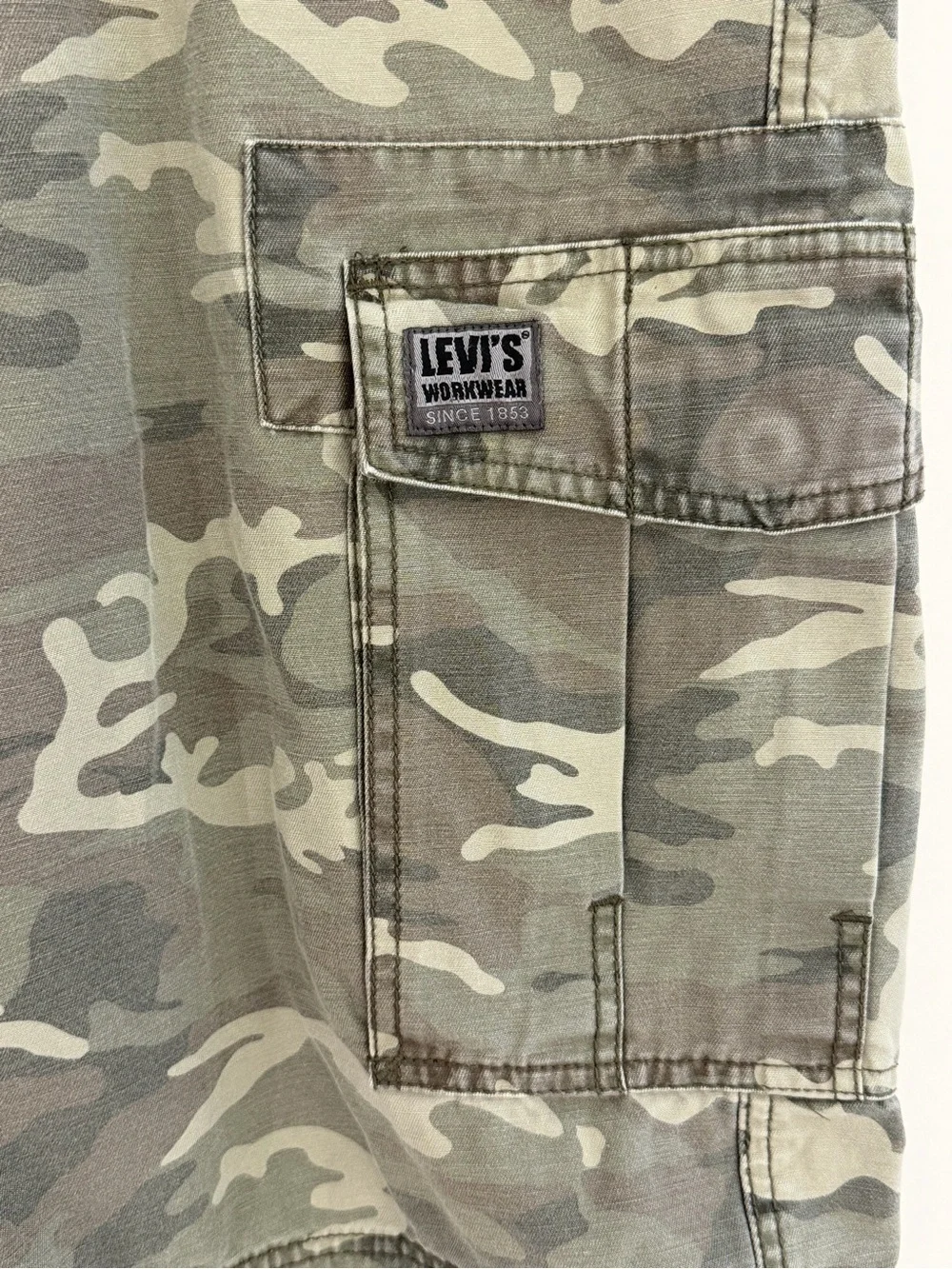 Levi's Men's Workwear Camo Cargo Shorts Baggy Heavyweight Size 40